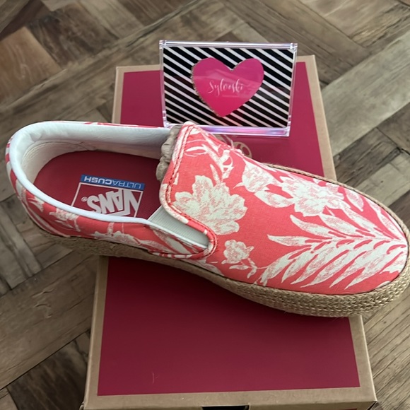 🔥 Vans Tropical Floral Platform Espadrille
Slip Ons NWT - Picture 4 of 9